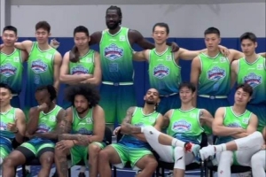 天津男篮新赛季定妆照来啦！